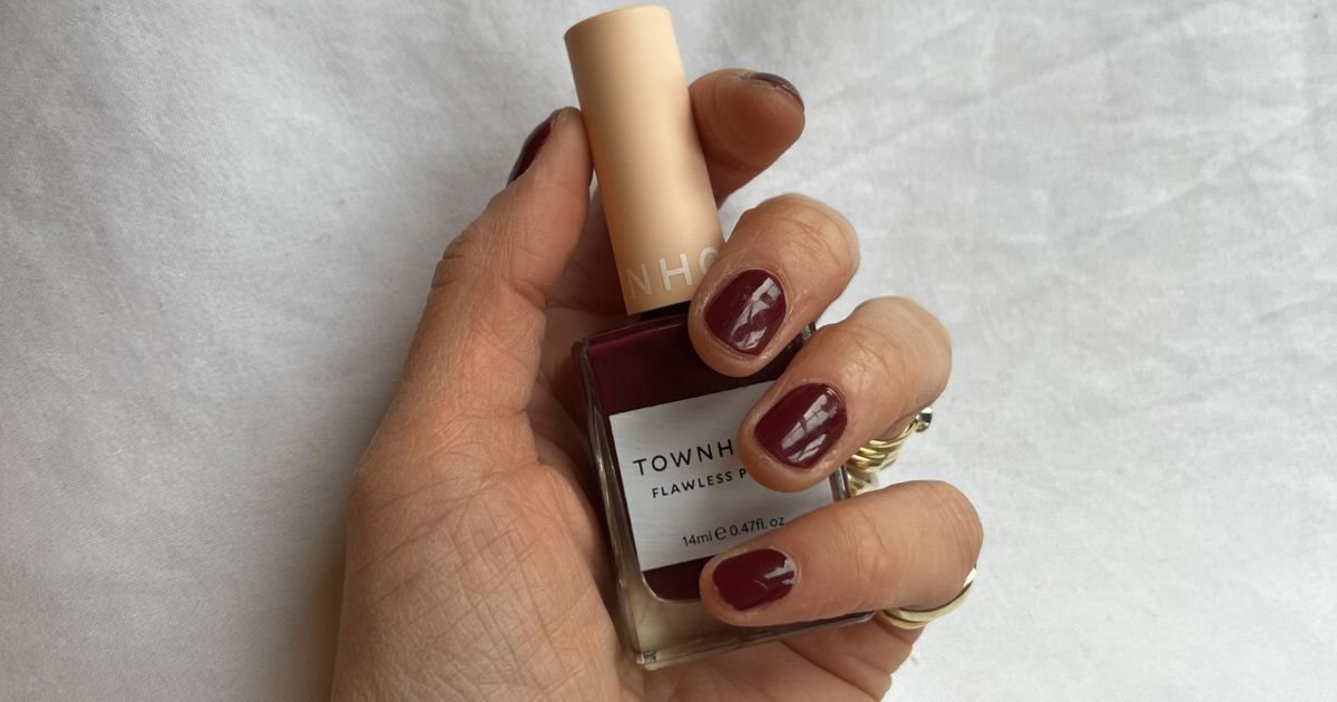 Townhouse Flawless Polish, Reviewed by a Beauty Editor