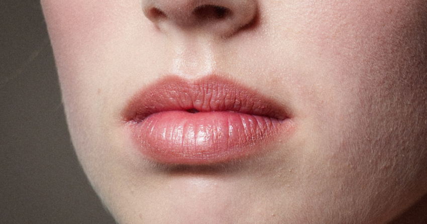 Elie Saab HC bks S25 056 - Best Lip Masks